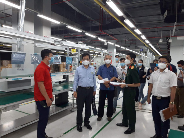 ''Chống dịch để sản xuất, sản xuất để chống dịch'': Hai doanh nghiệp đạt điều kiện được phép hoạt động tại KCN tỉnh Bắc Giang